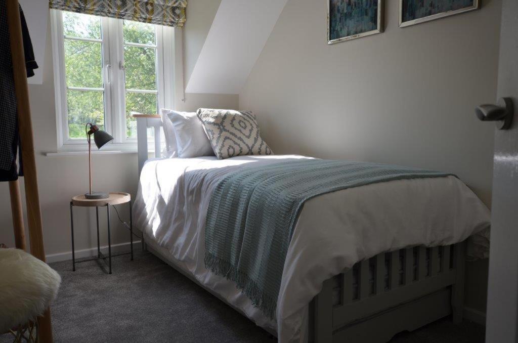 Elouera, 21 Isis * South Cerney